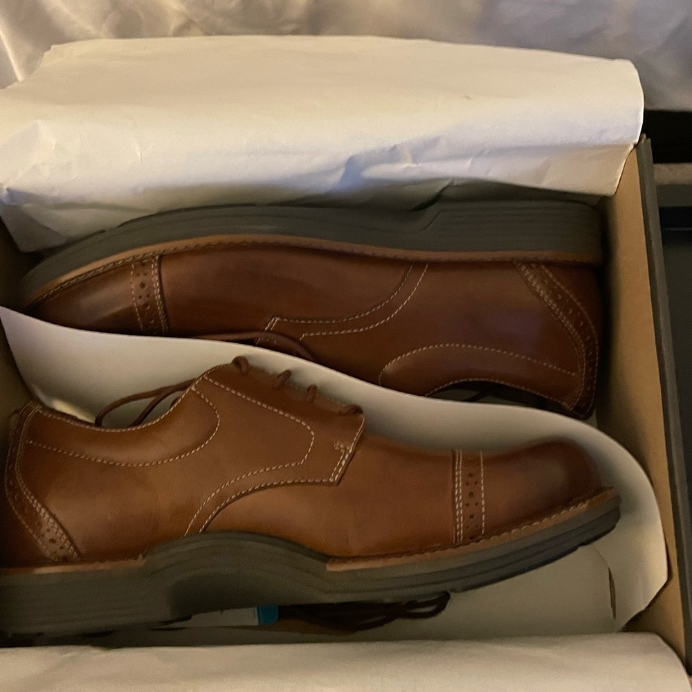 Men’s Dansko Dress Shoes. Never worn, new in box.